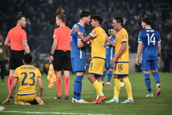 Сборная Казахстана в матче против сборной Греции
